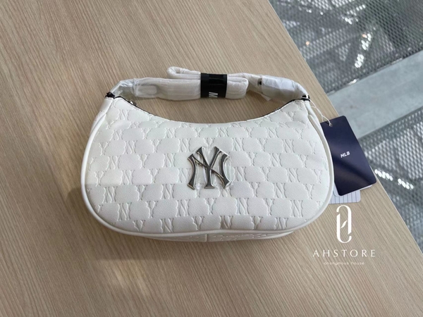 [MLB] Túi Xách Monogram Embossed Hobo Bag New York Yankees  Màu Trắng