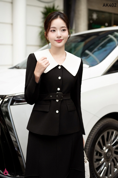 3AK402 - Áo Khoác Đen Cổ Trắng Hiện Đại