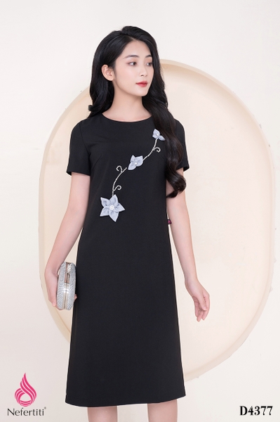 1D4377 - ĐẦM ĐEN DÁNG SUÔNG