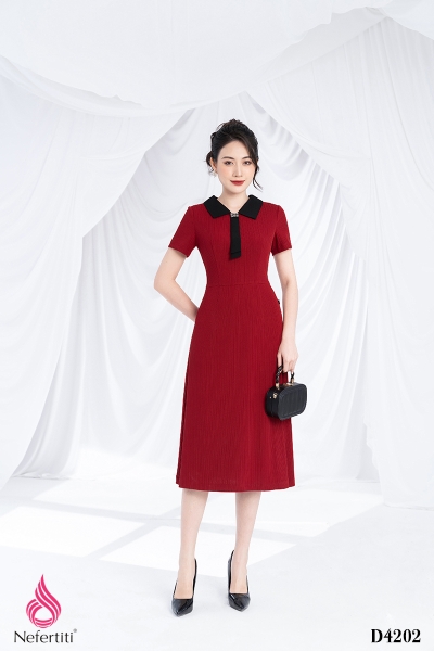 3D4202 - ĐẦM ĐỎ PHỐI CỔ ĐEN CÁCH ĐIỆU