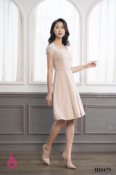 1D3479 - ĐẦM XÒE CỔ VUÔNG