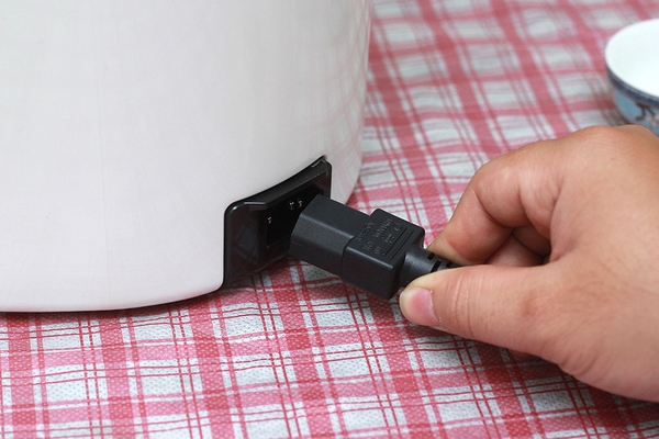 Bình thủy điện Panasonic NC-EG4000CSY, Công suất 700W, Dung tích 4 lít, Ruột bình chất liệu inox 304, Vỏ nhựa ABS siêu bền, Nhập khẩu Thái Lan, Bảo hành 12 tháng