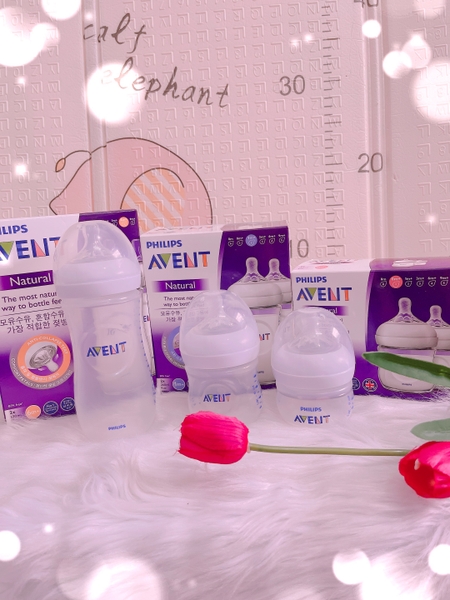 Bình sữa thuỷ tinh mô phỏng tự nhiên Avent 240ml