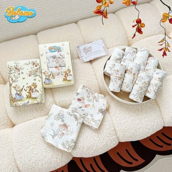 khăn sữa set 5 muslin 4 lớp hoạ tiết cổ tích