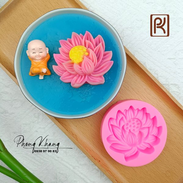 khuon-silicon-lam-rau-cau-hinh-hoa-sen-no-size-trung