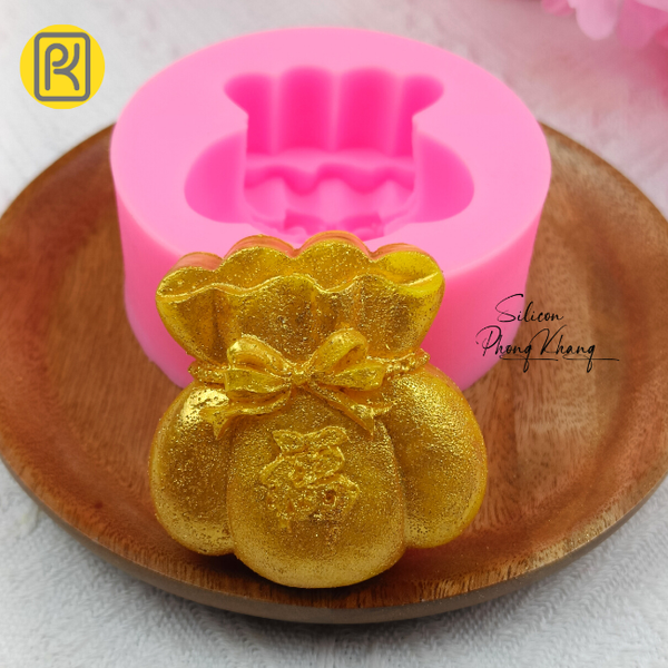 khuon-silicon-tui-vang