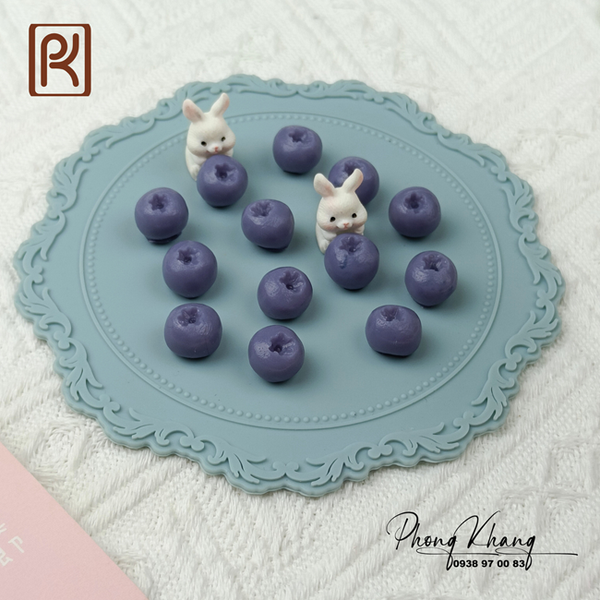 khuon-silicon-hinh-trai-viet-quat-nho