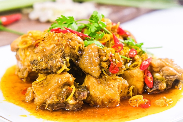 Gà kho sả ớt tại nhà