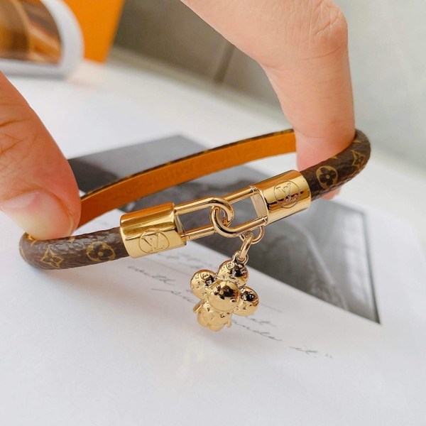 Louis Vuitton M6442F Bracelet à LV Catawiki