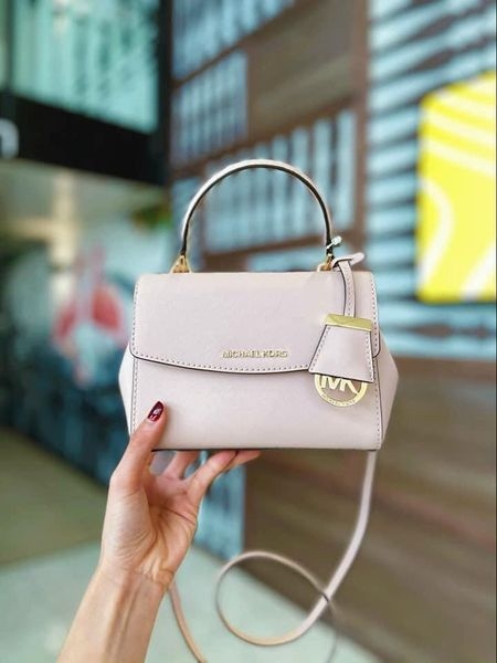 Michael Kors Ava Extra Small Saffiano Leather Crossbody in Soft Pink  Luxury Bags  Wallets on Carousell