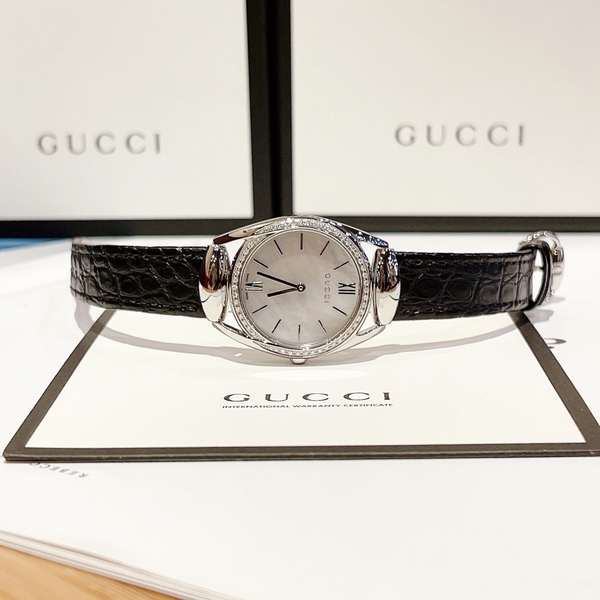 Gucci Horsebit Diamond Mother Of Pearl Dial Black Leather Ladies Watch