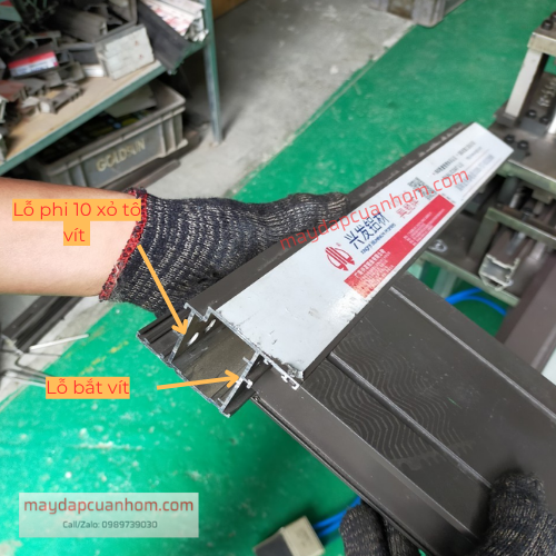 dau-dot-lo-do-day-ngang-cua-di-xingfa-55-4-lo-phi-10-xo-to-vit