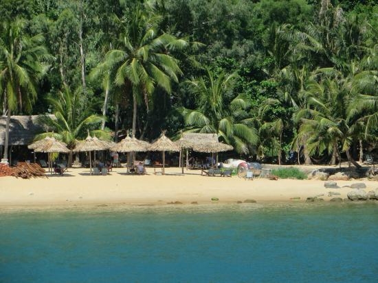 CHAM ISLAND SNORKERLING ADVENTURE WITH BEACH LUNCH