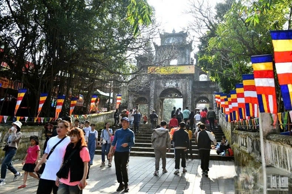 PERFUME PAGODA PILGRIMAGE FULL-DAY TOUR