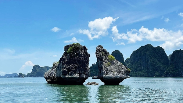 HA LONG BAY DREAM CRUISE FROM HA LONG PORT
