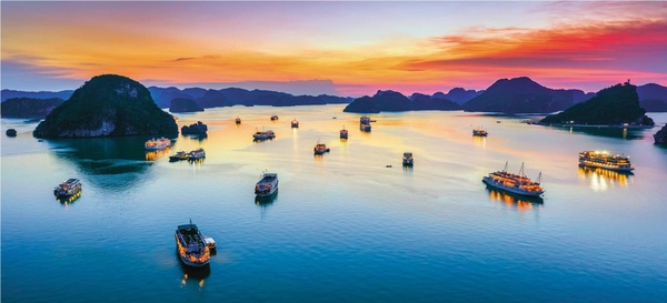 HA LONG BAY DREAM CRUISE FROM HA LONG PORT