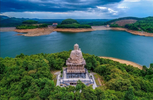 TRUOI LAKE AND HAI VAN PASS SCENIC DAY TOUR