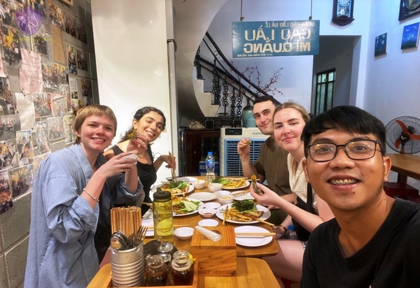 HOI AN NIGHT FOOD TOUR BY ELECTRIC SCOOTER