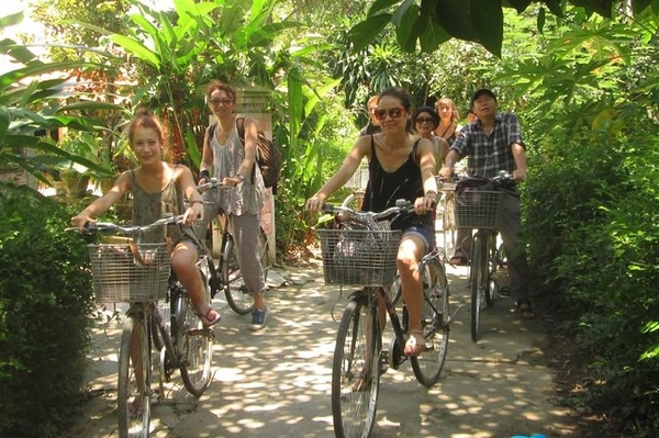 THUY BIEU VILLAGE CYCLING HALF-DAY TOUR