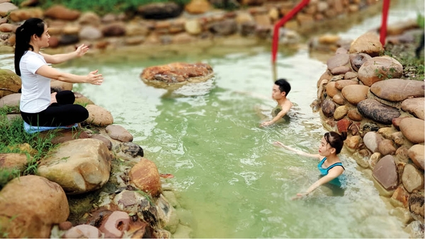 HOT SPRINGS AND ZIP LINE ADVENTURE FULL-DAY TOUR