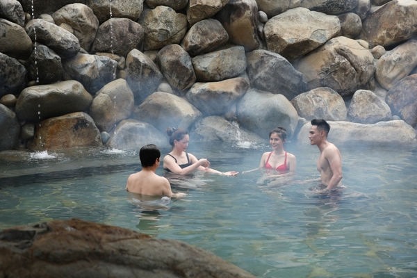 HOT SPRINGS AND ZIP LINE ADVENTURE FULL-DAY TOUR