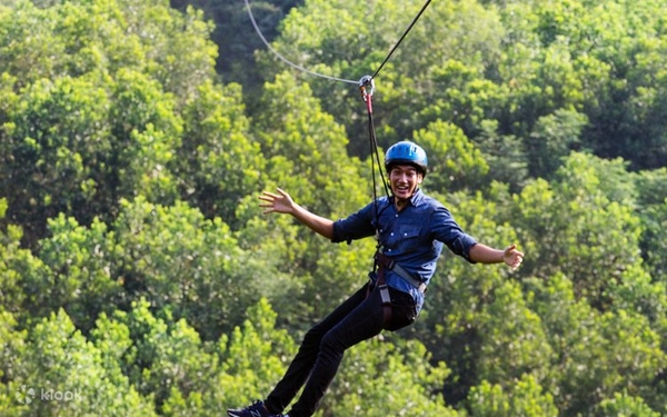 HOT SPRINGS AND ZIP LINE ADVENTURE FULL-DAY TOUR