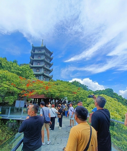 DA NANG CITY HIGHLIGHTS AND NATURAL WONDERS FROM TIEN SA PORT