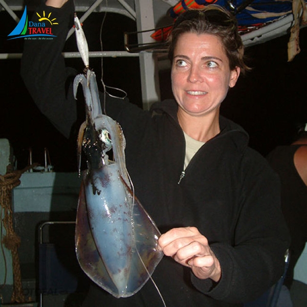 PHU QUOC NIGHT SQUID FISHING BOAT EXPERIENCE