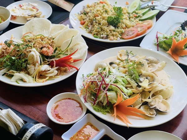 PHU QUOC NIGHT SQUID FISHING BOAT EXPERIENCE