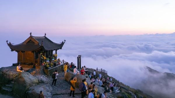 YEN TU MOUNTAIN SPIRITUAL DAY TOUR