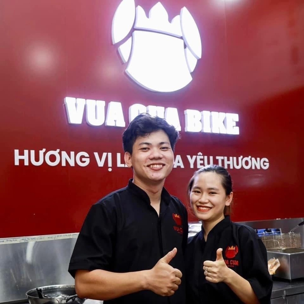 MAY ĐỒNG PHỤC BÀN GIAO VUA CUA