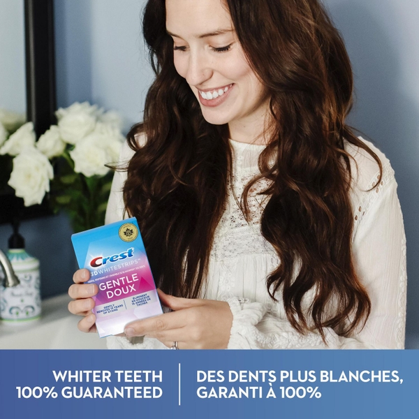 Miếng dán làm trắng răng Crest 3D Whitestrips Gentle Doux