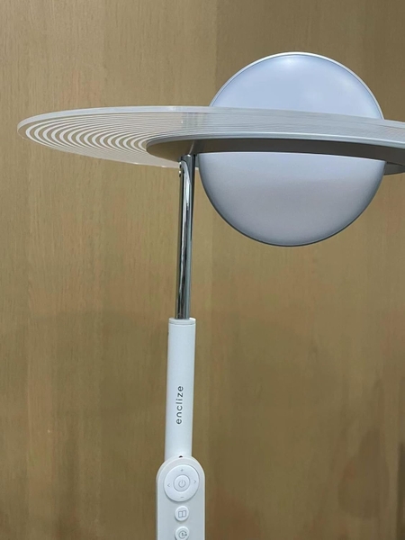 Đèn trang trí & đọc sách Enclize thiết kế mô phỏng theo Sao Thổ