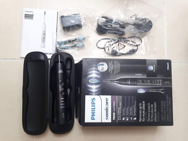 Bàn chải điện Philips Sonicare ExpertClean 7300 Care+