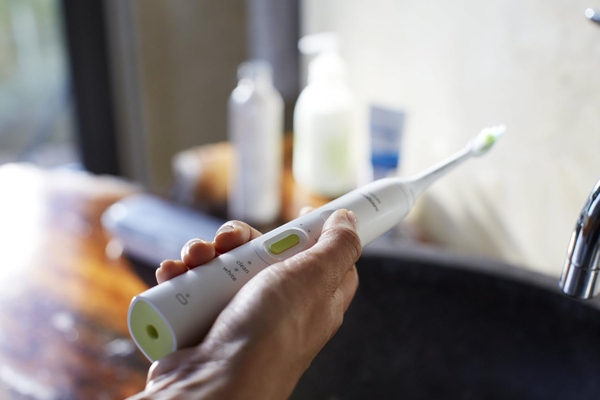 Bộ đôi bàn chải điện Philips Sonicare HealthyWhite+ Series 5000