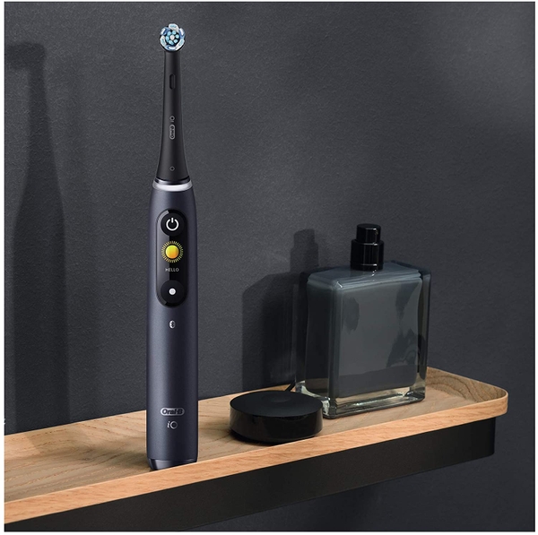 Set 2 bàn chải Oral-B iO Series 8 (Đen & Trắng)