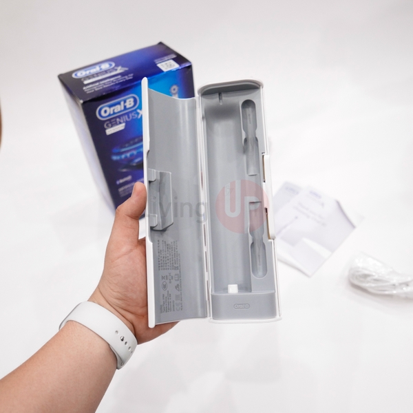 Bàn chải điện Oral-B Genius X 20300W - Trắng