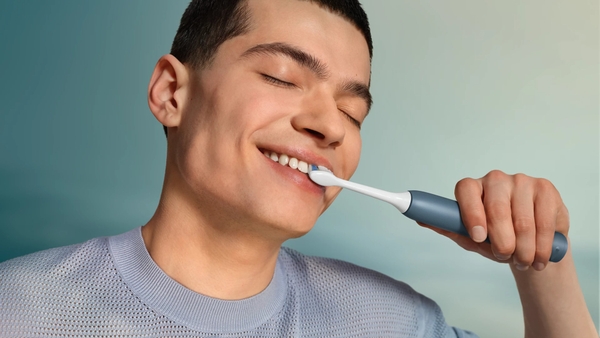 Bàn chải điện Philips Sonicare 4100 (New Gen 2026) - Value Starter Set (Xanh dương)