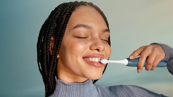 Bàn chải điện Philips Sonicare 4100 (New Gen 2026) - Value Starter Set (Xanh dương)