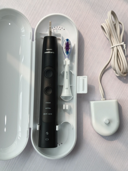 Bàn chải điện Philips Sonicare 7000 (hàng trưng bày 95-99%)