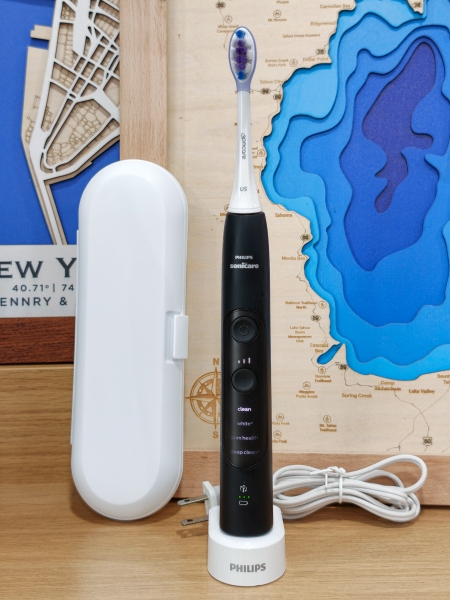 Bàn chải điện Philips Sonicare ExpertClean 7500, 7700 HX962 (hàng trưng bày)