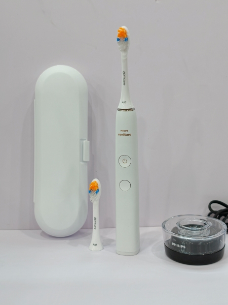 Bàn chải điện Philips Sonicare DiamondClean 9000 (HX9911) hàng trưng bày