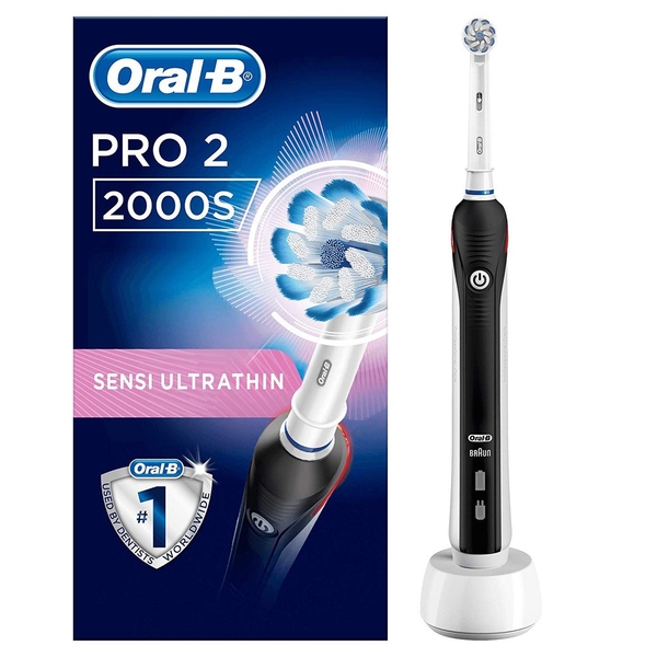 Combo 2 bàn chải điện Oral-B Pro 2 2000 Đen Trắng