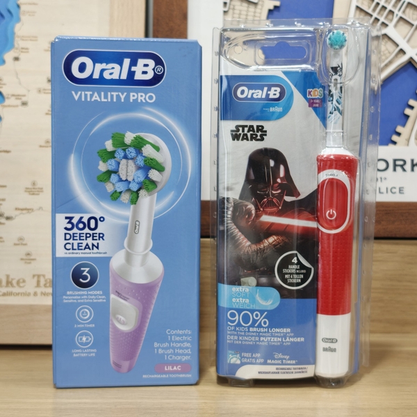 Combo bàn chải điện Oral-B Family Pack Vitality Pro và Kids 3+ cho bé