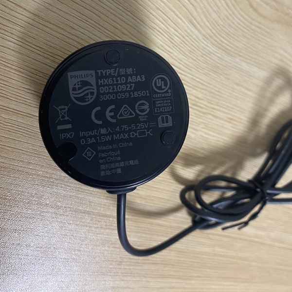 Đế sạc Philips HX6110 USB tương thích với bàn chải đánh răng Philips HX364, HX368, HX369