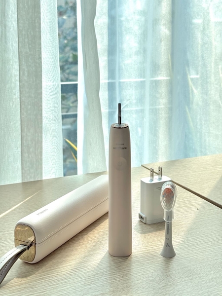 Bàn chải điện Philips Sonicare 9900 hàng trưng bày