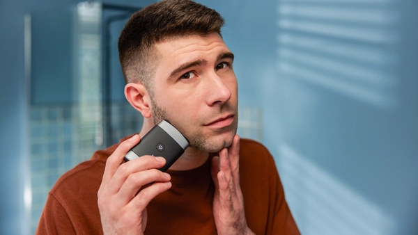 Máy cạo râu du lịch cao cấp Philips Compact Shaver On-the-Go