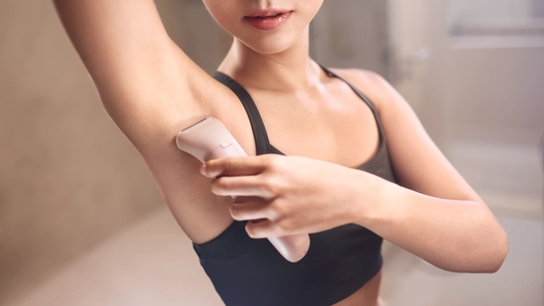 Máy cạo lông cho nữ Philips Lady Shaver Series 6000 BRL128/10