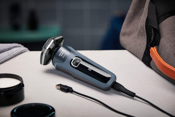 Máy cạo râu Philips Norelco Shaver 5400 (S5880/81)