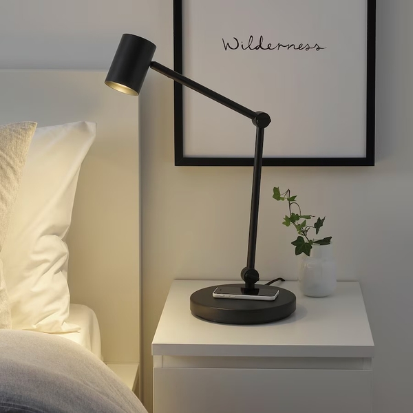 Đèn bàn làm việc kèm đế sạc không dây IKEA GRINDEBO